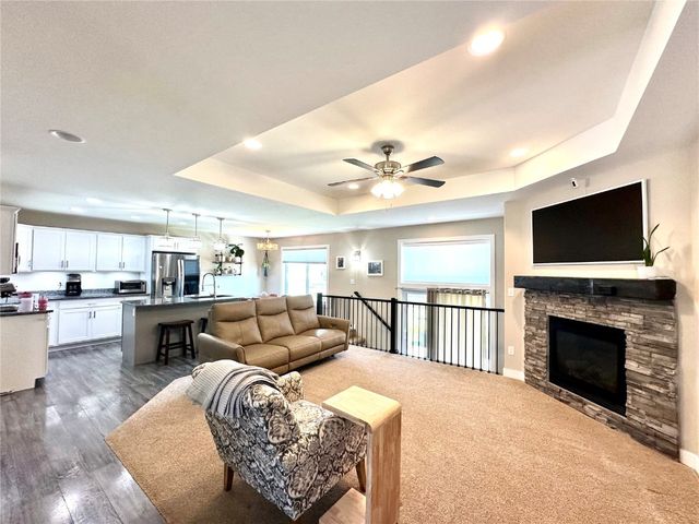 2239 Crestwood Lane, Marion, IA 52302