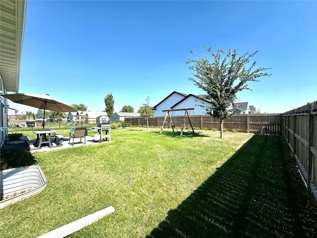 2239 Crestwood Lane, Marion, IA 52302