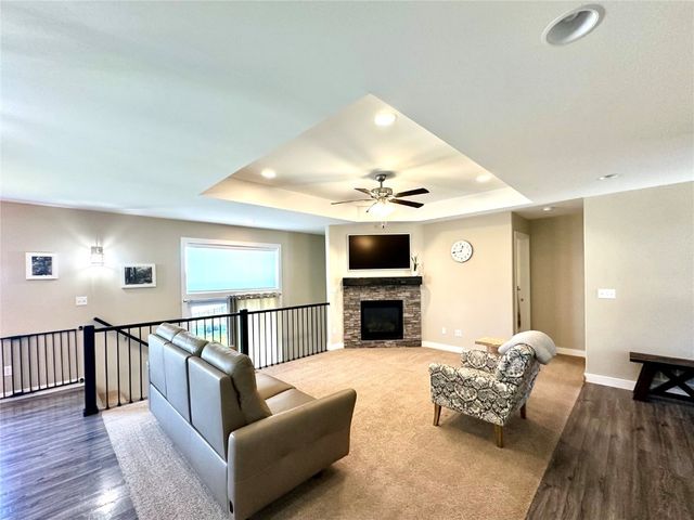 2239 Crestwood Lane, Marion, IA 52302