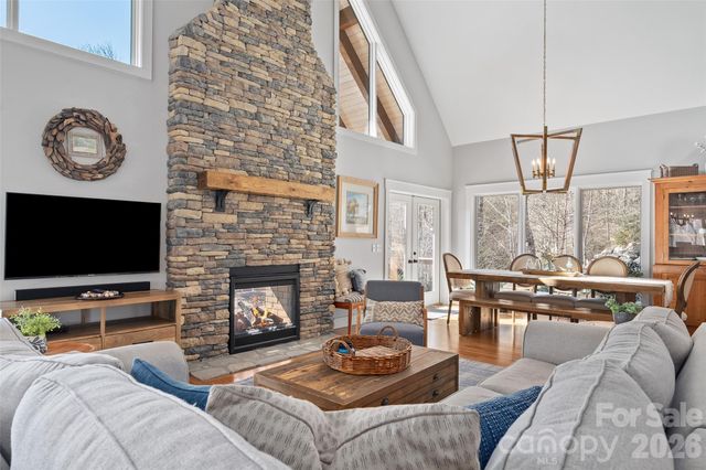 310 Peaks Creek Trail, Maggie Valley, NC 28751