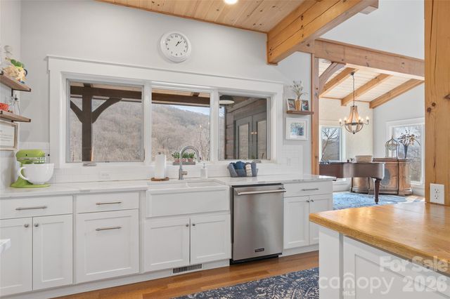 310 Peaks Creek Trail, Maggie Valley, NC 28751