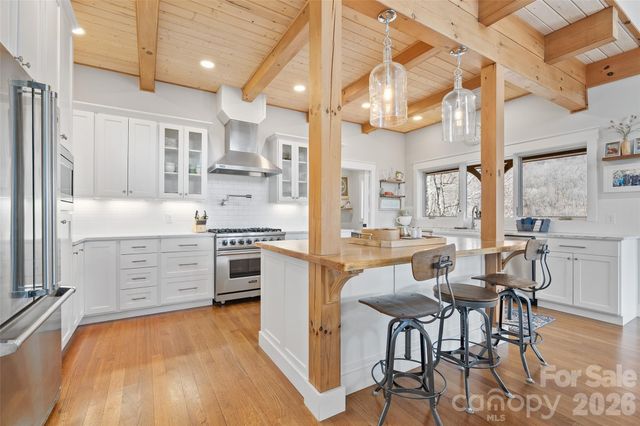 310 Peaks Creek Trail, Maggie Valley, NC 28751