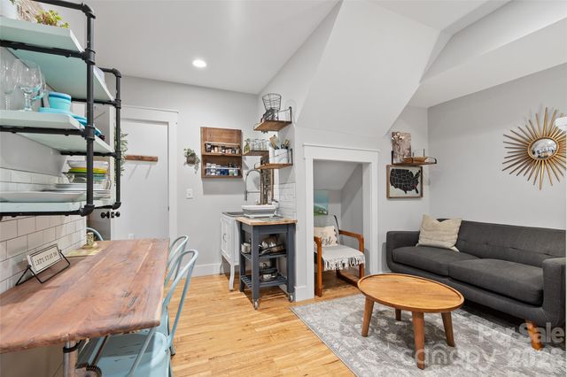 310 Peaks Creek Trail, Maggie Valley, NC 28751