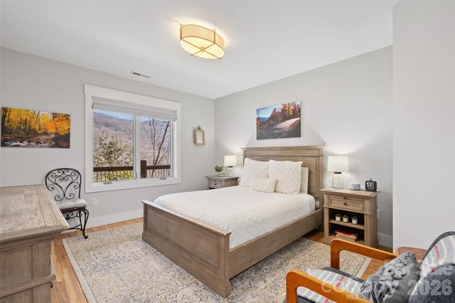 310 Peaks Creek Trail, Maggie Valley, NC 28751