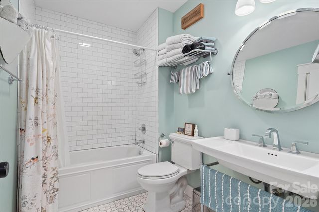 310 Peaks Creek Trail, Maggie Valley, NC 28751