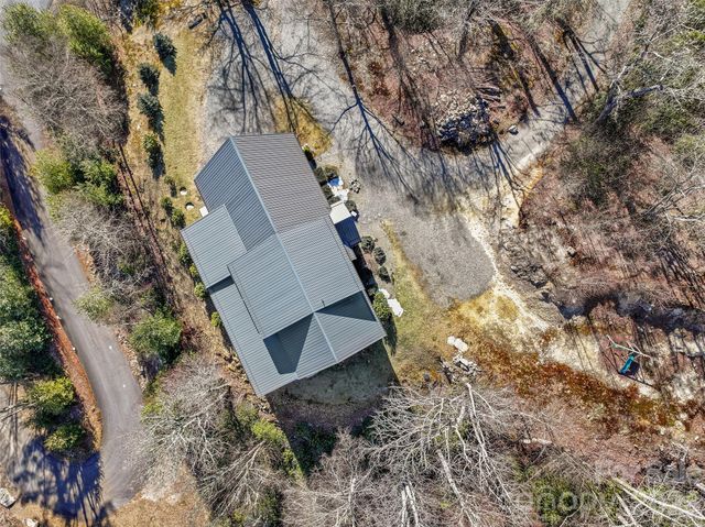 310 Peaks Creek Trail, Maggie Valley, NC 28751