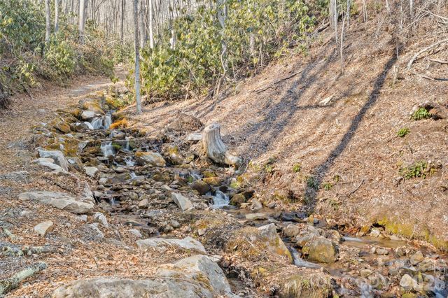 310 Peaks Creek Trail, Maggie Valley, NC 28751