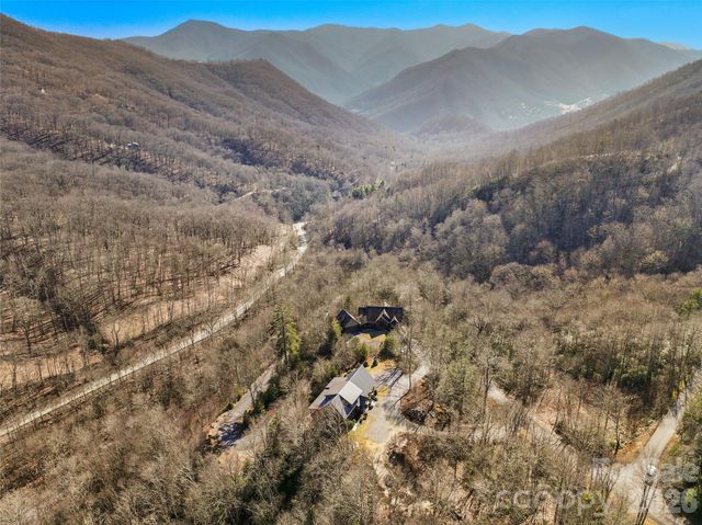 310 Peaks Creek Trail, Maggie Valley, NC 28751