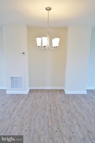 48 NIBLICK SQ, Front Royal, VA 22630