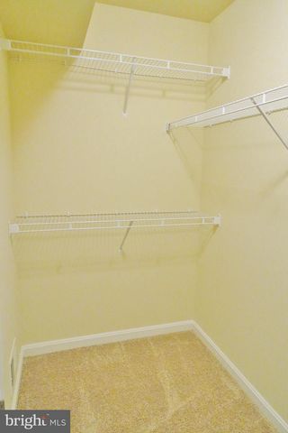 48 NIBLICK SQ, Front Royal, VA 22630