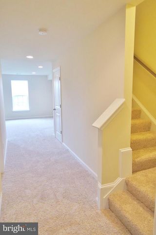 48 NIBLICK SQ, Front Royal, VA 22630