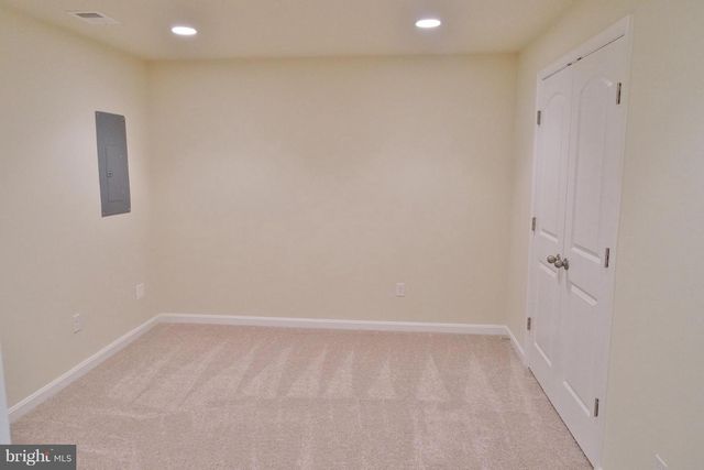 48 NIBLICK SQ, Front Royal, VA 22630