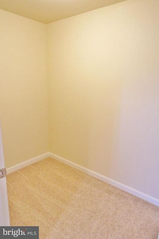 48 NIBLICK SQ, Front Royal, VA 22630