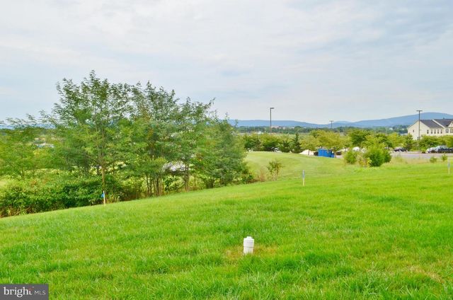 48 NIBLICK SQ, Front Royal, VA 22630