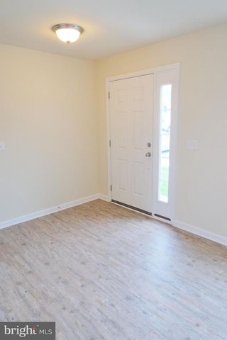 48 NIBLICK SQ, Front Royal, VA 22630