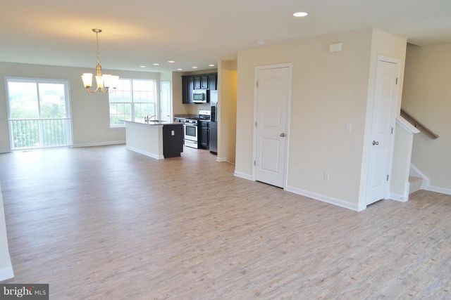 48 NIBLICK SQ, Front Royal, VA 22630