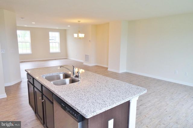 48 NIBLICK SQ, Front Royal, VA 22630