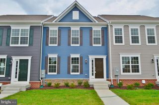 48 NIBLICK SQ, Front Royal, VA 22630