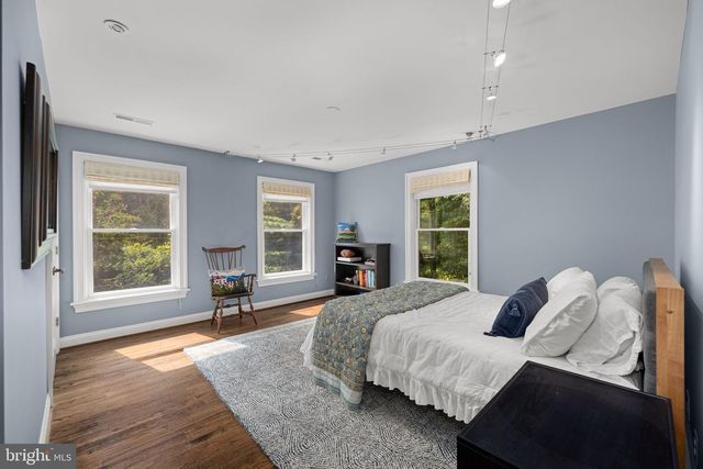 10837 S GLEN RD, Potomac, MD 20854