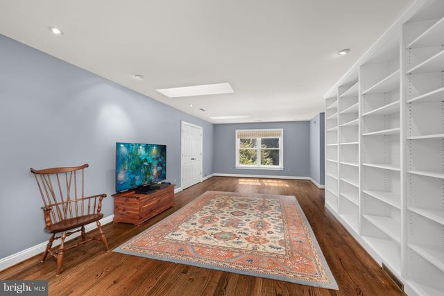 10837 S GLEN RD, Potomac, MD 20854
