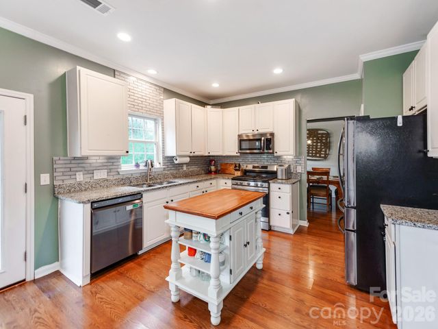 5999 Brookstone Drive NW, Concord, NC 28027
