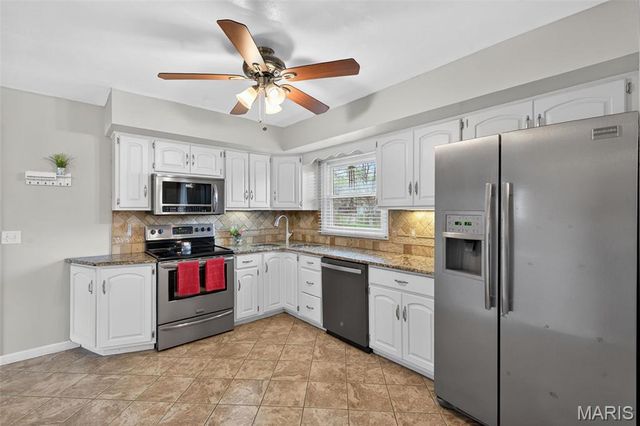 33 Ayrshire Road, St Charles, MO 63303