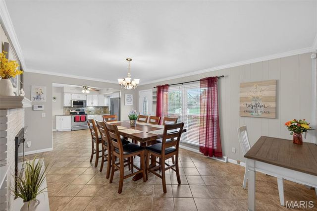 33 Ayrshire Road, St Charles, MO 63303