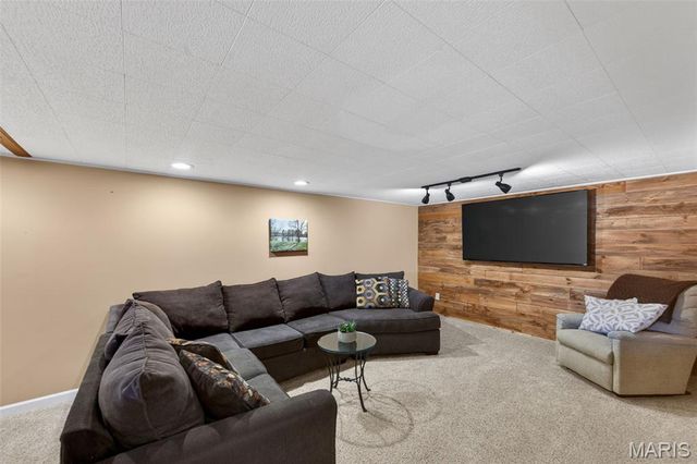 33 Ayrshire Road, St Charles, MO 63303