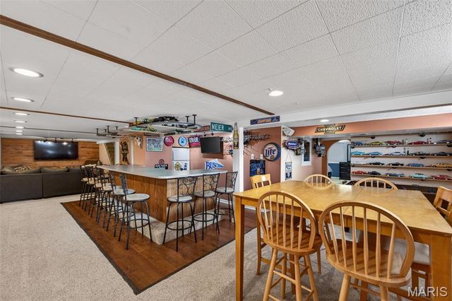 33 Ayrshire Road, St Charles, MO 63303