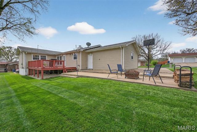 33 Ayrshire Road, St Charles, MO 63303