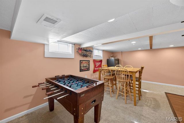 33 Ayrshire Road, St Charles, MO 63303