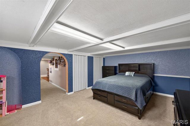 33 Ayrshire Road, St Charles, MO 63303