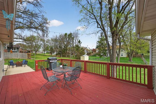 33 Ayrshire Road, St Charles, MO 63303