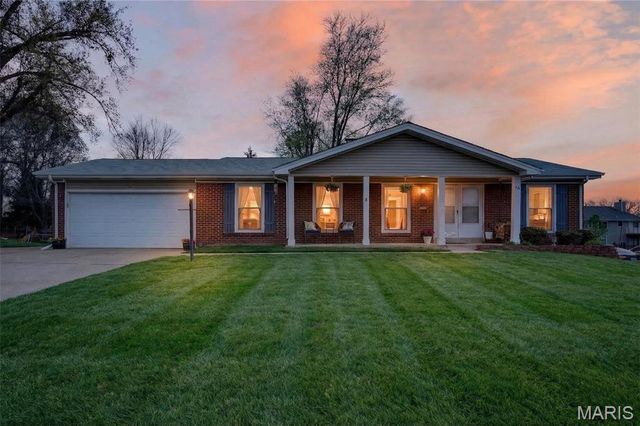 33 Ayrshire Road, St Charles, MO 63303