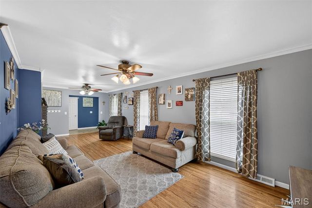 33 Ayrshire Road, St Charles, MO 63303