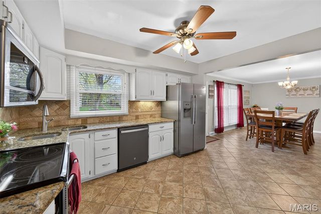 33 Ayrshire Road, St Charles, MO 63303