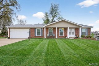 33 Ayrshire Road, St Charles, MO 63303