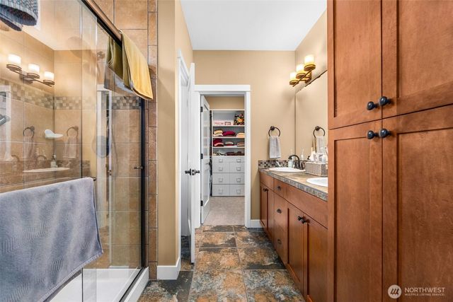 8227 Orcas Loop NE, Lacey, WA 98516