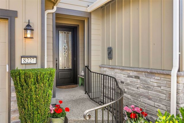 8227 Orcas Loop NE, Lacey, WA 98516