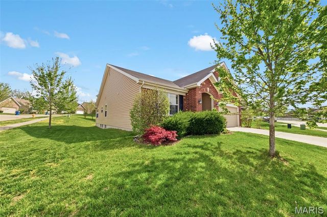 12425 Bur Oak Drive, Maryland Heights, MO 63146