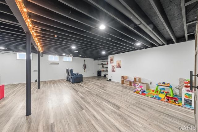 12425 Bur Oak Drive, Maryland Heights, MO 63146