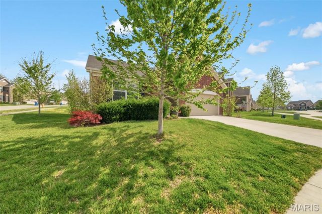 12425 Bur Oak Drive, Maryland Heights, MO 63146