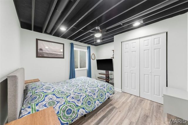 12425 Bur Oak Drive, Maryland Heights, MO 63146