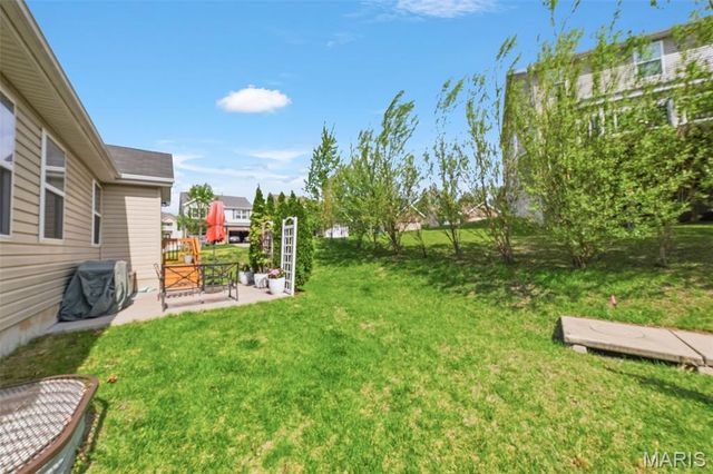 12425 Bur Oak Drive, Maryland Heights, MO 63146
