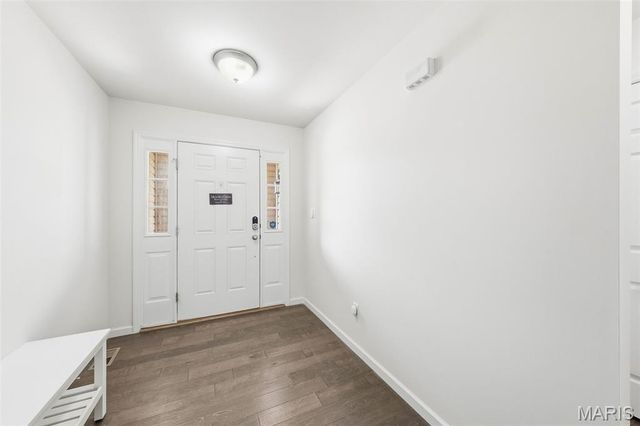 12425 Bur Oak Drive, Maryland Heights, MO 63146