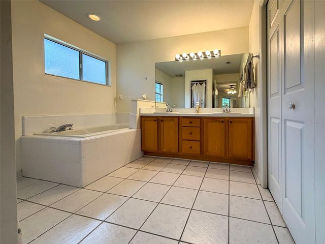 9232 NW 17TH PLACE, Gainesville, FL 32606