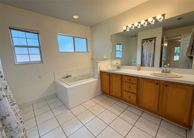 9232 NW 17TH PLACE, Gainesville, FL 32606