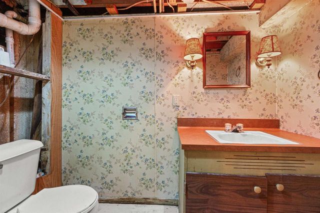 316 WOOD LANE, Stevens Point, WI 54481