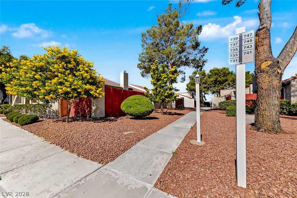 737 Heritage Vista Avenue, Henderson, NV 89015 — exterior