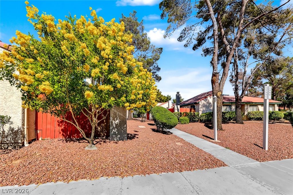 737 Heritage Vista Avenue, Henderson, NV 89015 — photo 2